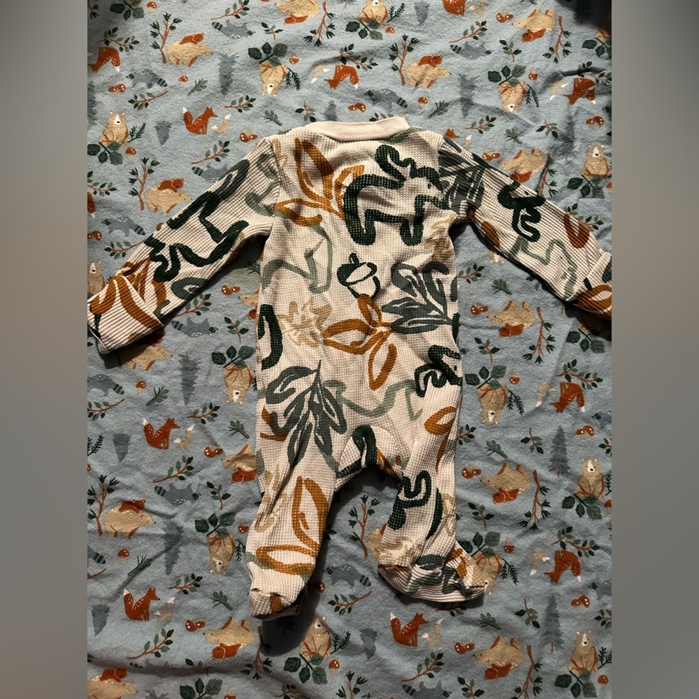 Outfit - Picture 2 of 2